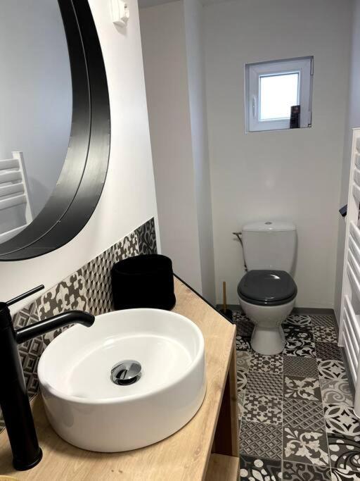 Bel Appartement Sur Cour Plein Centre Ville Et Parking 穆兰 外观 照片